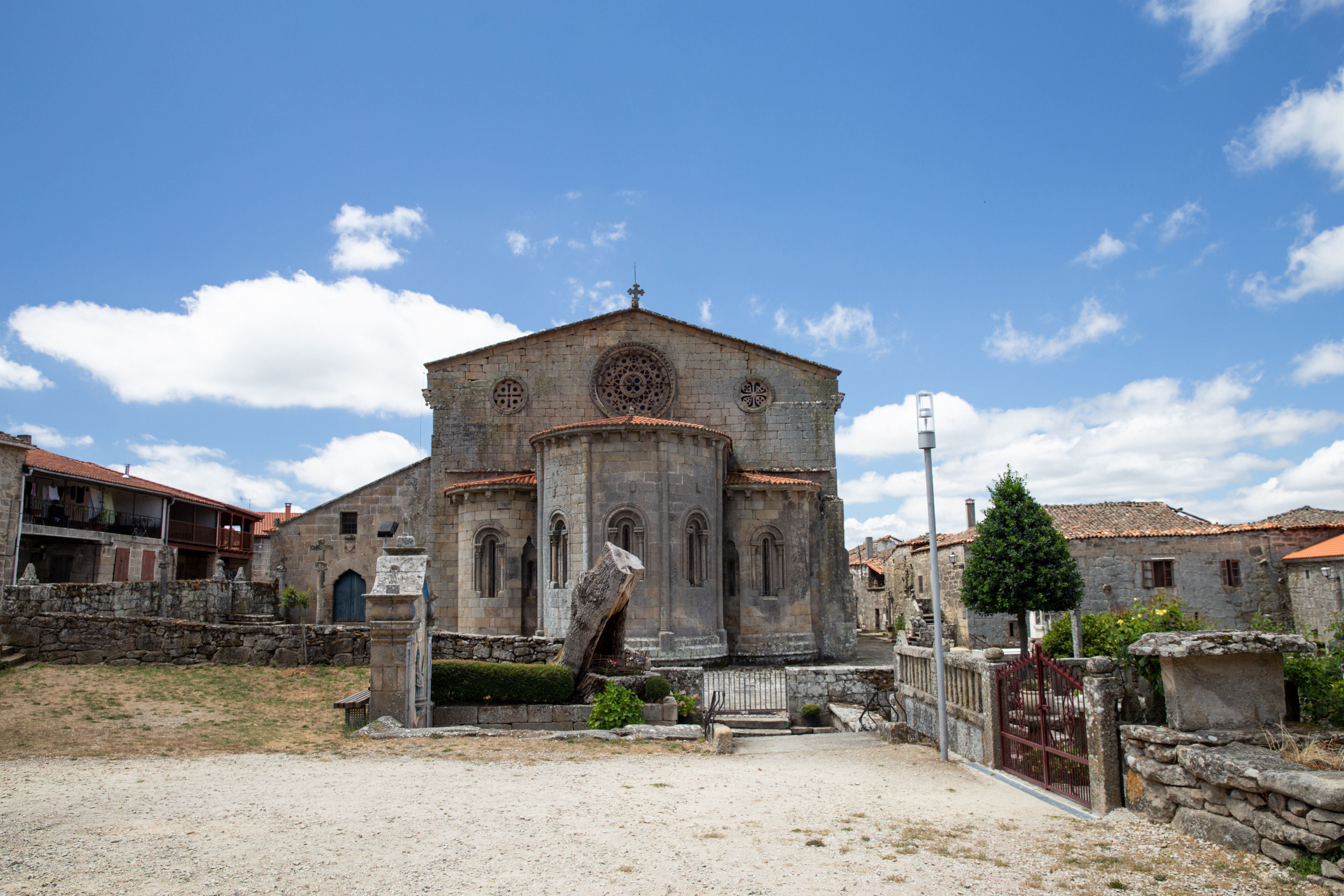 Iglesia Santa Mariña de Augas Santas